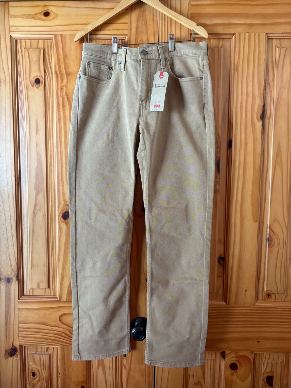 Levi's Men's Straight Chinos in Khaki Tan